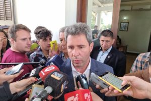 Sergio Manrique-Periodista de San Juan con declaraciones del Gobernador Uñac