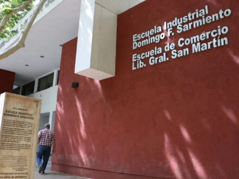 Sergio Manrique- Periodista de San Juan – Docentes de Institutos preuniversitarios no cobrarán el FONID