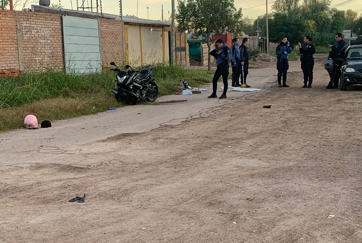 Móvil de LVDiez-  Menor falleció en accidente de moto en el Barrio Integración de Las Heras
